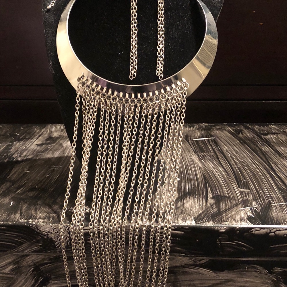 Adjustable costume jewelry choker with earrings